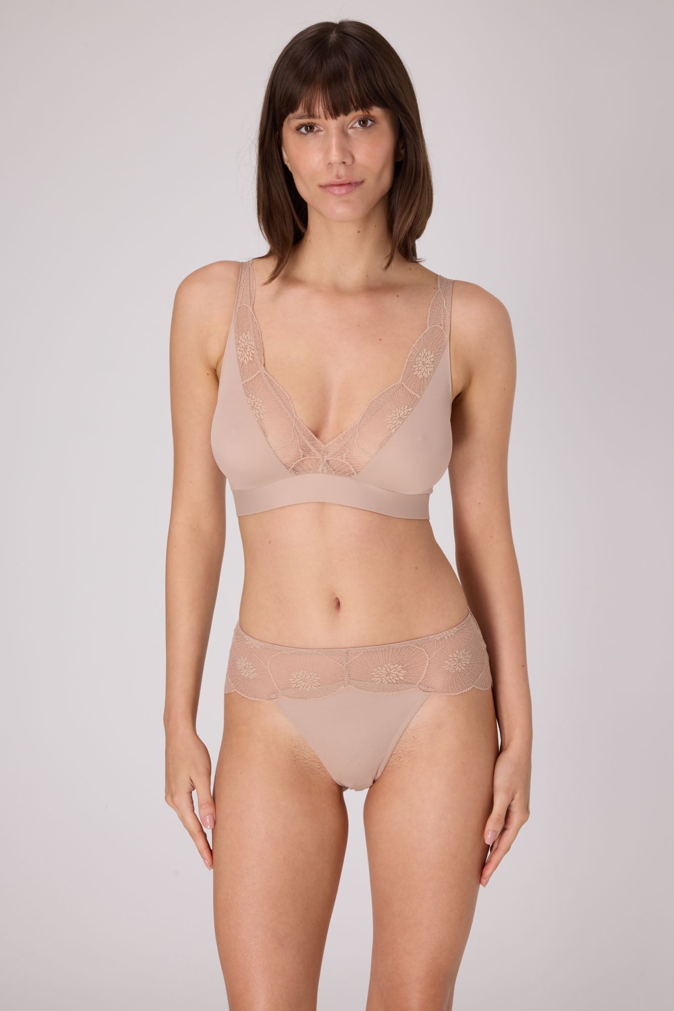 Anemone Soft High Apex Bra | Nude